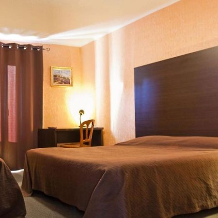 Logis Hotel Restaurant De La Poste Pontgibaud Zewnętrze zdjęcie