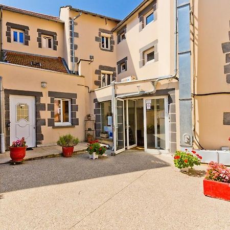 Logis Hotel Restaurant De La Poste Pontgibaud Zewnętrze zdjęcie