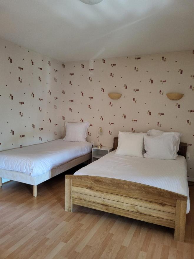 Logis Hotel Restaurant De La Poste Pontgibaud Zewnętrze zdjęcie