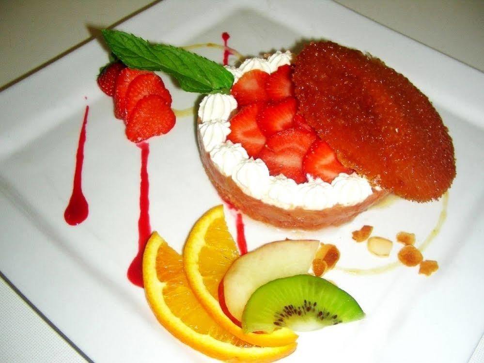 Logis Hotel Restaurant De La Poste Pontgibaud Zewnętrze zdjęcie