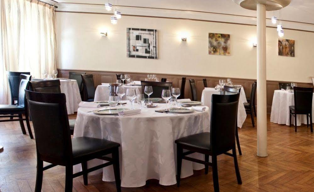 Logis Hotel Restaurant De La Poste Pontgibaud Zewnętrze zdjęcie