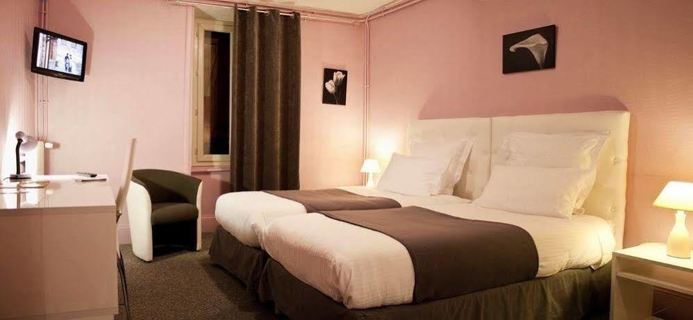 Logis Hotel Restaurant De La Poste Pontgibaud Zewnętrze zdjęcie
