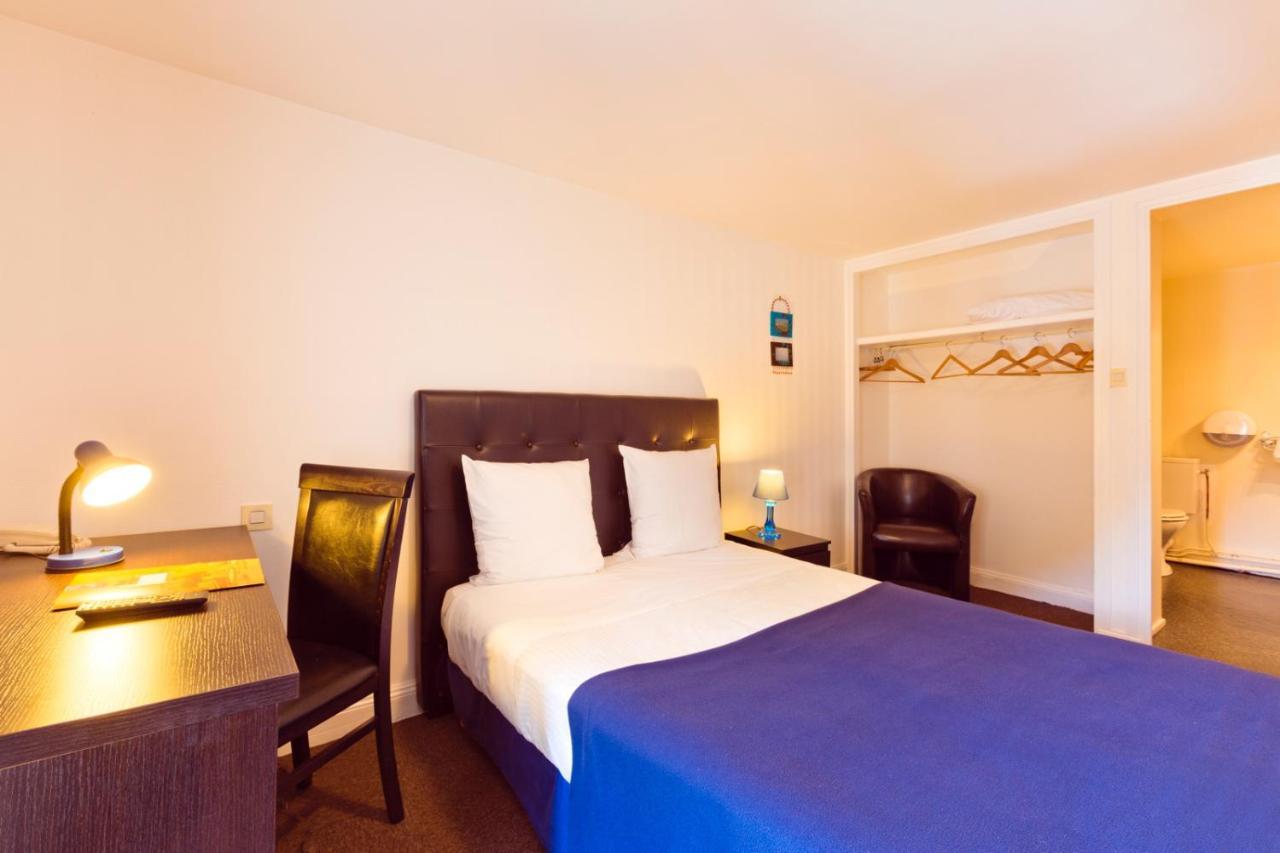 Logis Hotel Restaurant De La Poste Pontgibaud Zewnętrze zdjęcie