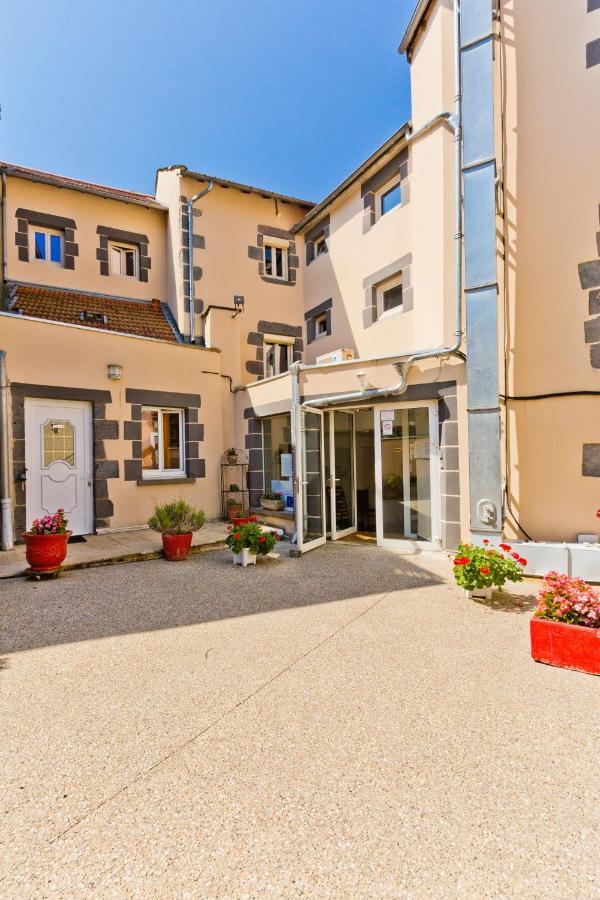 Logis Hotel Restaurant De La Poste Pontgibaud Zewnętrze zdjęcie